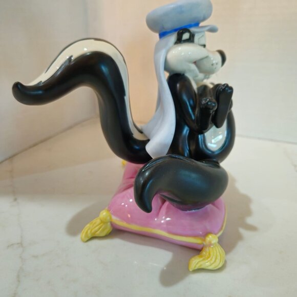Looney Tunes Pepe Le Pew "Zie Broken Heart Of Love" Goebel Figurine 2809 Limited - Picture 4 of 8